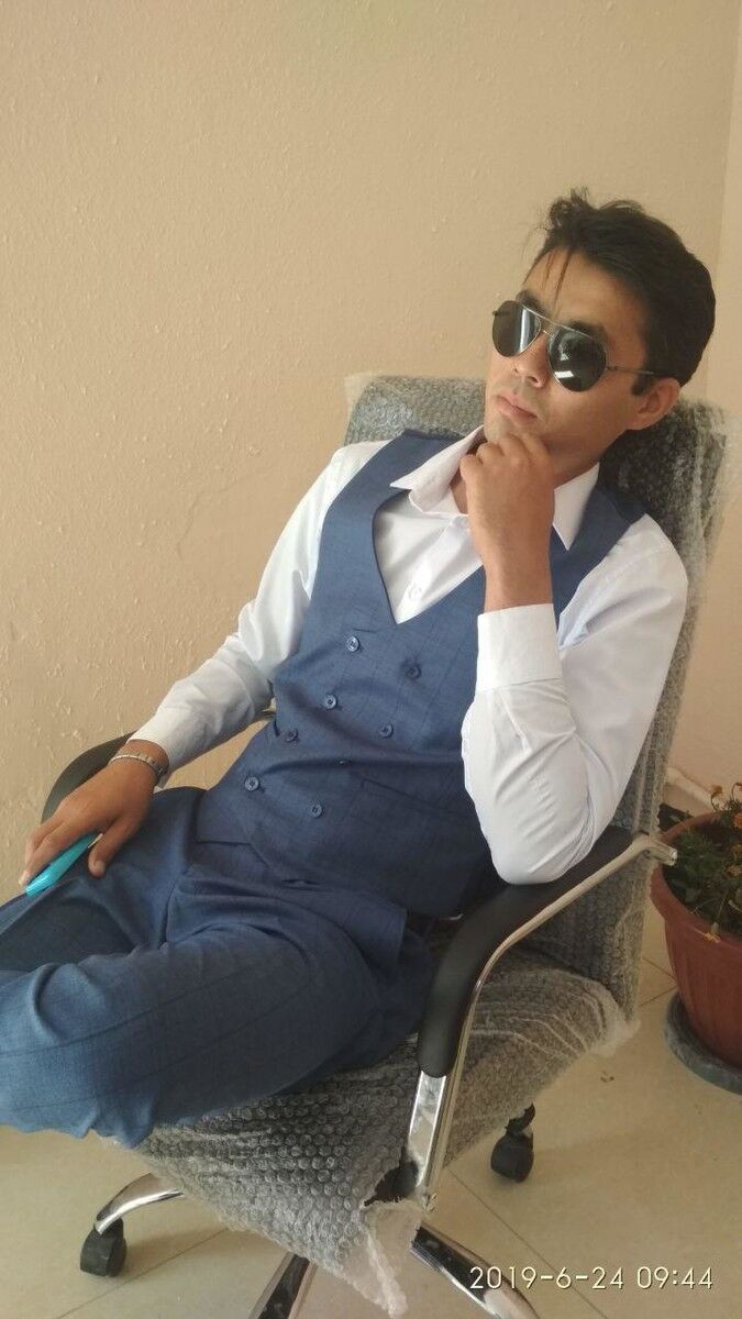  18987026  Mr Khan, 34 ,    