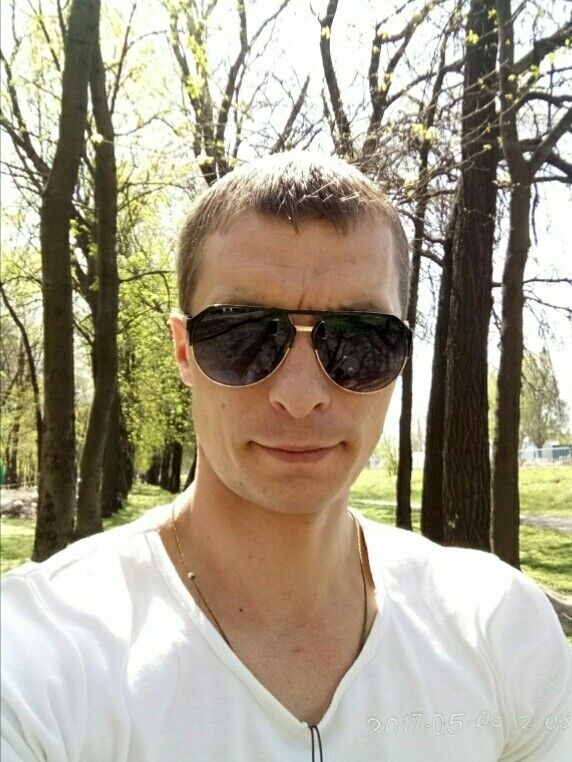  ,   Artem, 40 ,   ,   , c 