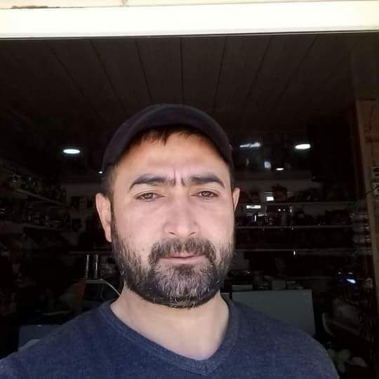  47462676  Babek, 44 ,    