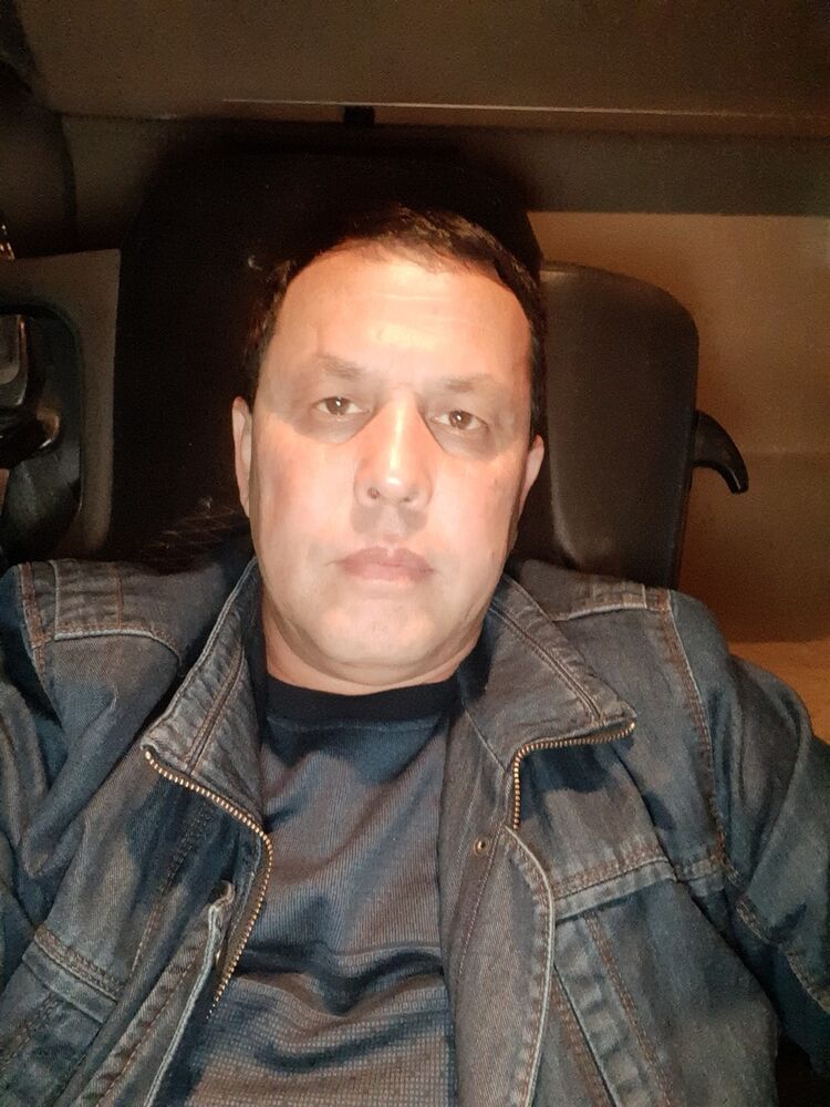  18604096  Ayubxon, 49 ,    