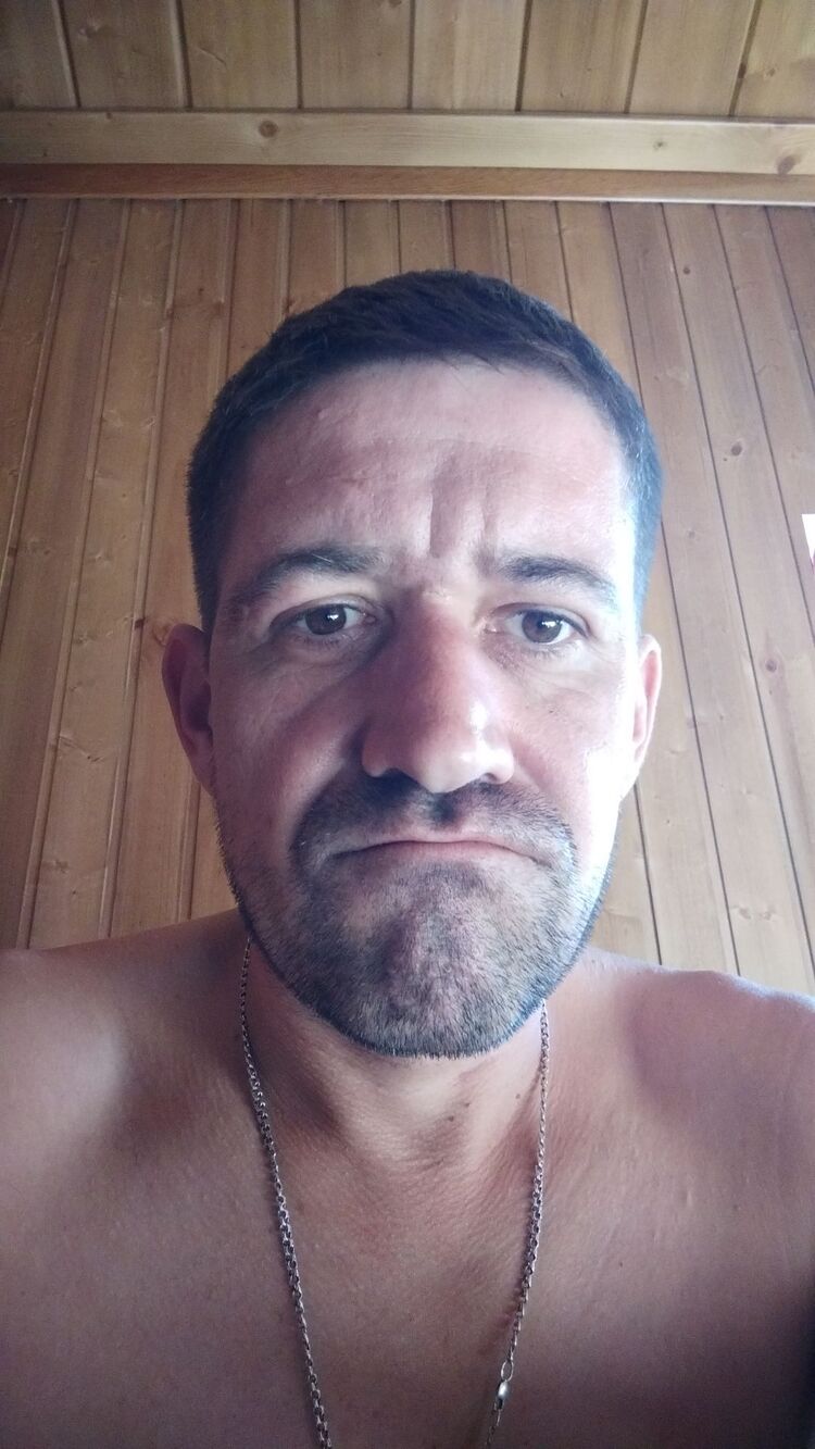  36834596  Artem, 42 ,    