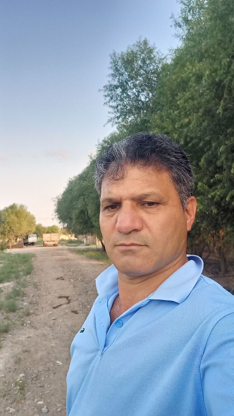  45422886  Zakhid, 48 ,    