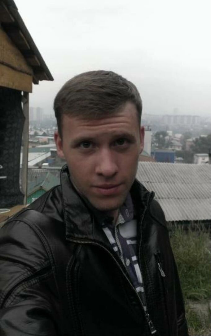  49474866  Anton, 32 ,    