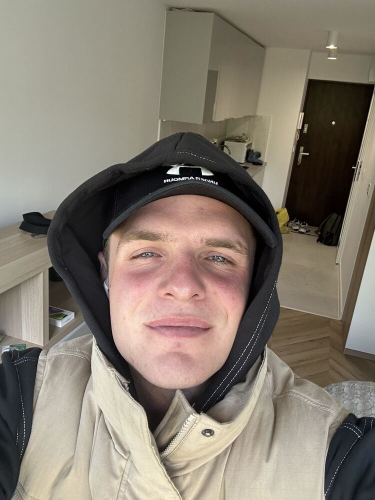  51158296  Yulian, 24 ,    