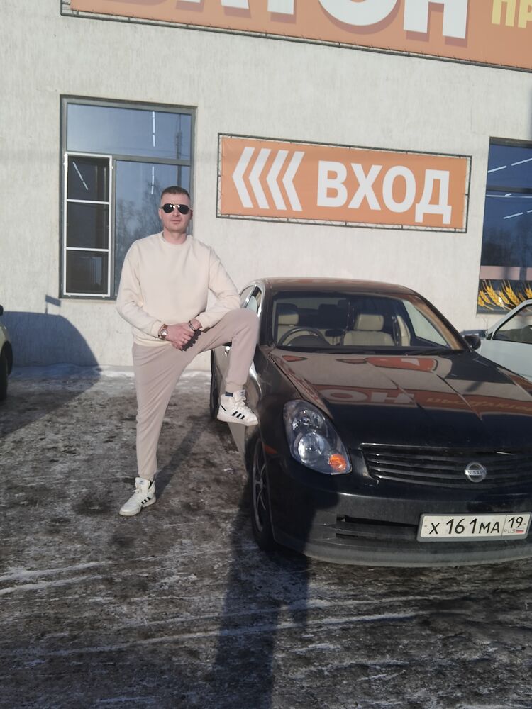  48982926  Vaceslav, 37 ,    