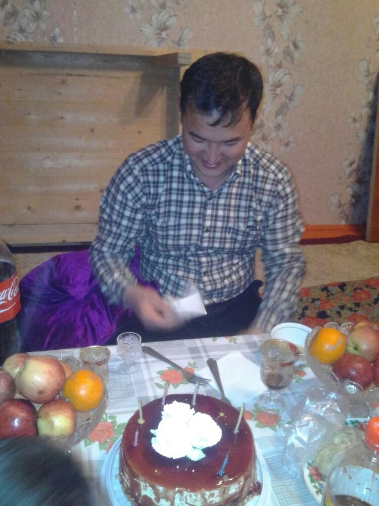  7225946  Ermek, 41 ,    