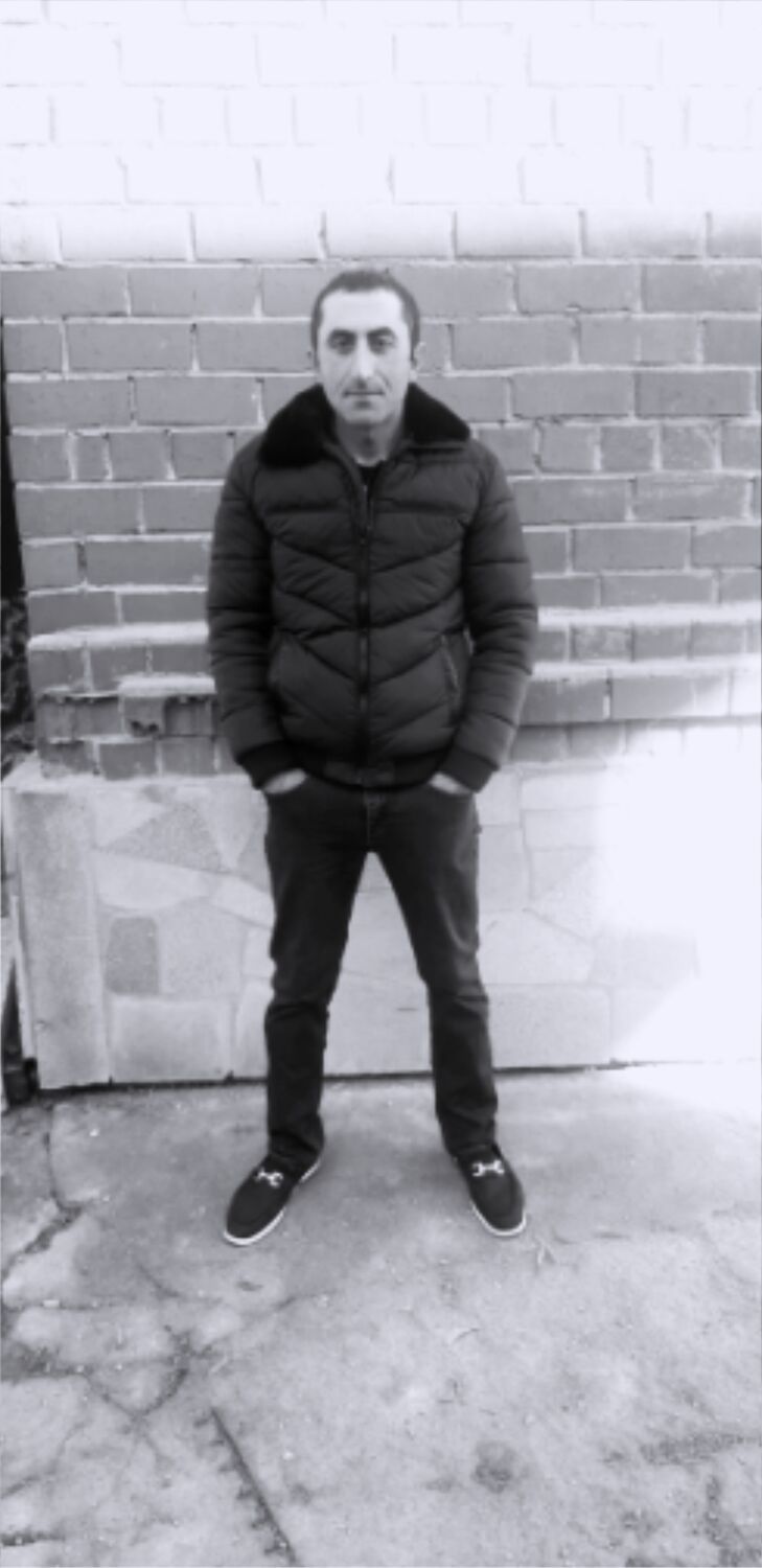  46078356  Grant, 31 ,    