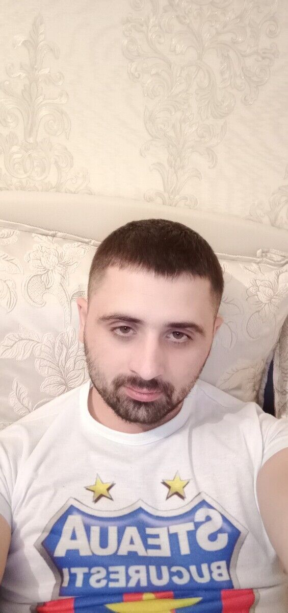  20102726  Igor, 36 ,    