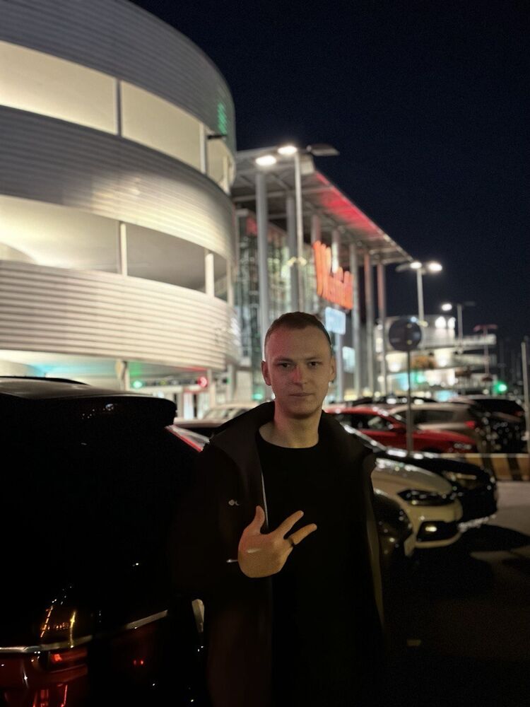  38976156  Alex, 27 ,    Praha