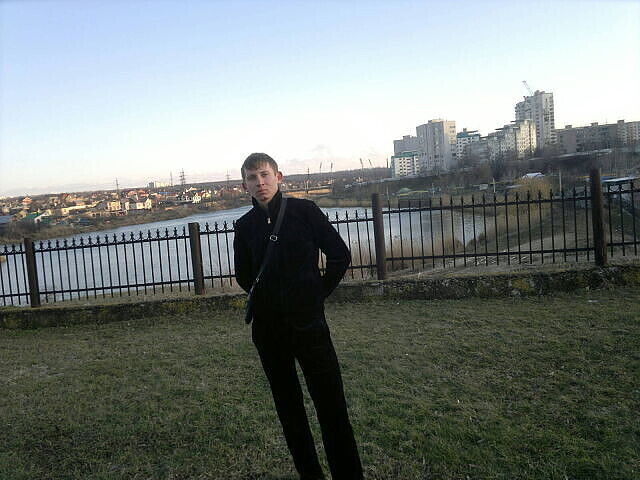  31753376  Vlad, 36 ,    