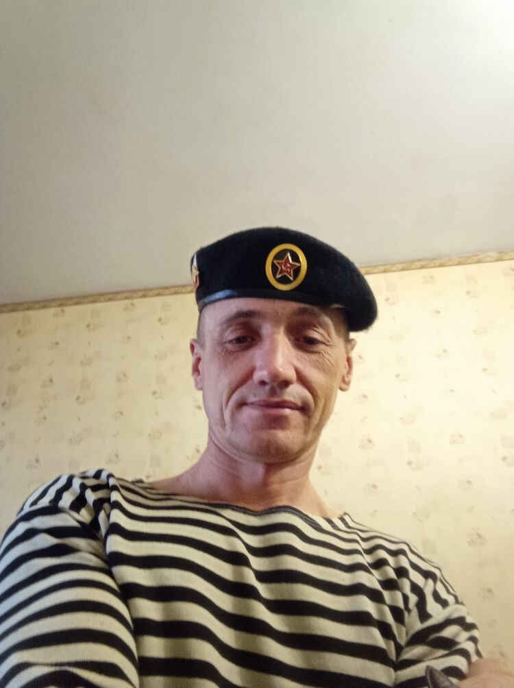  25068726  Anatoliy, 52 ,    