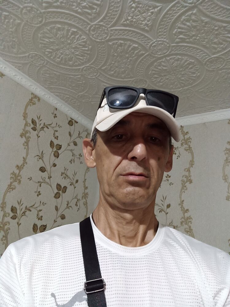  29040716  Goalkeeper, 62 ,    
