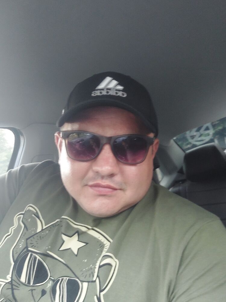  30770226  Vadim, 31 ,    