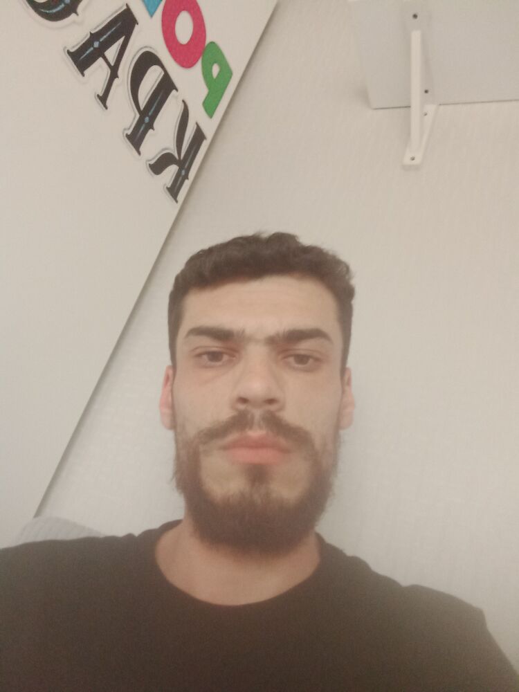  43456706  Robert, 28 ,    