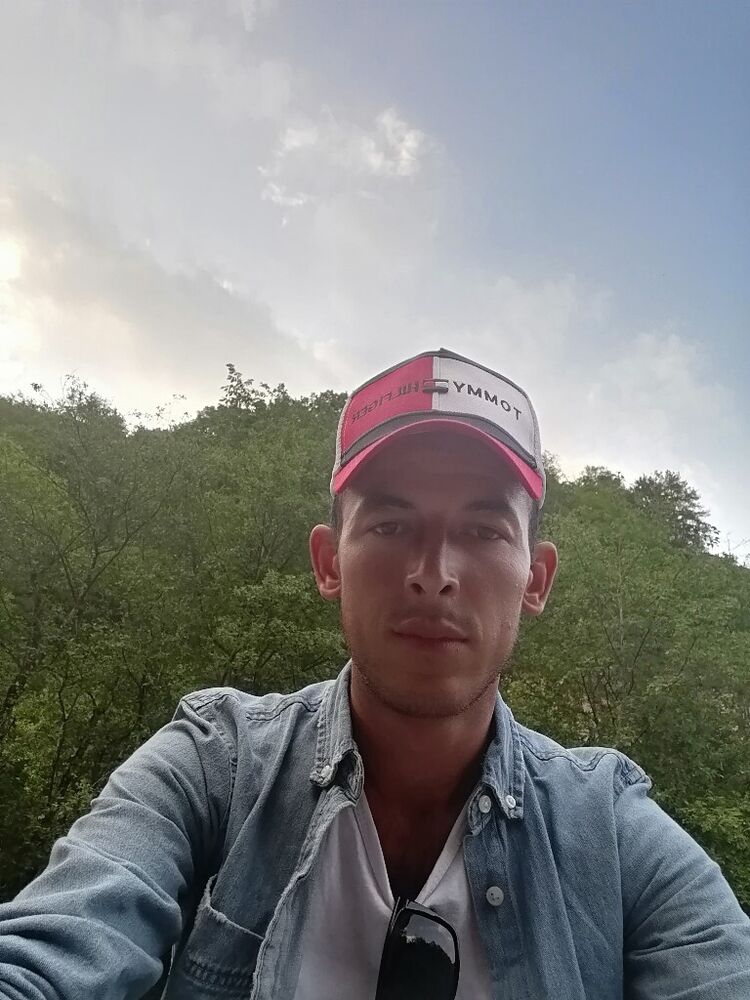  26237056  Begli, 28 ,    