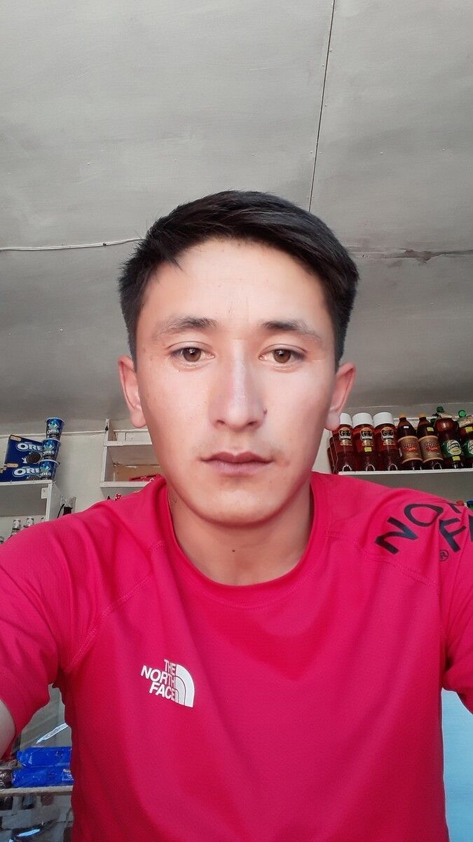  16702686  Tilek, 33 ,    