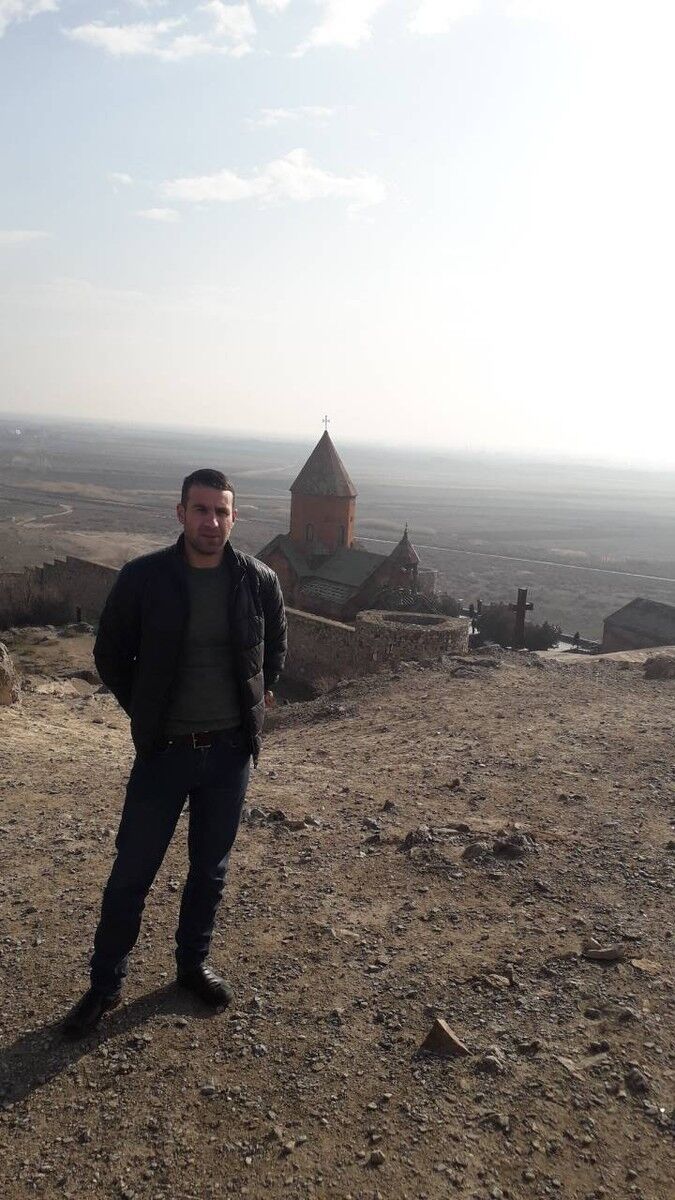  ,   Artur, 43 ,   ,   , c 