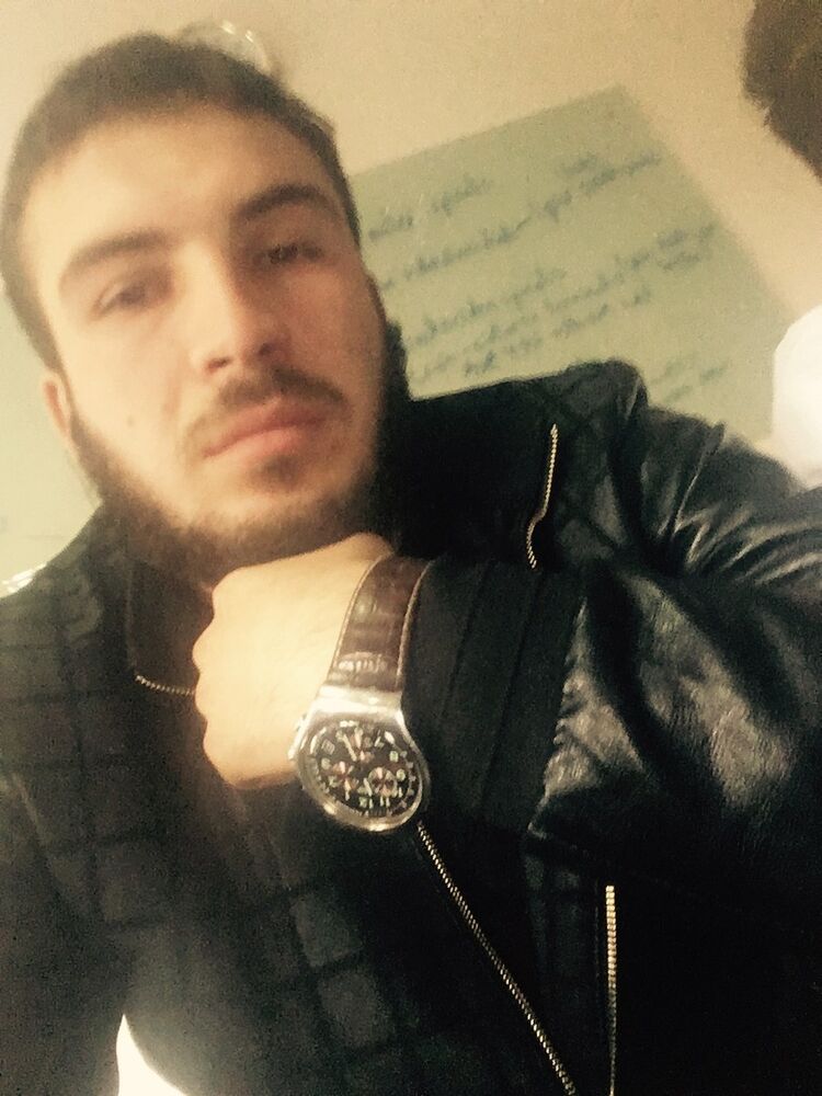  14649906  Artyom, 29 ,    