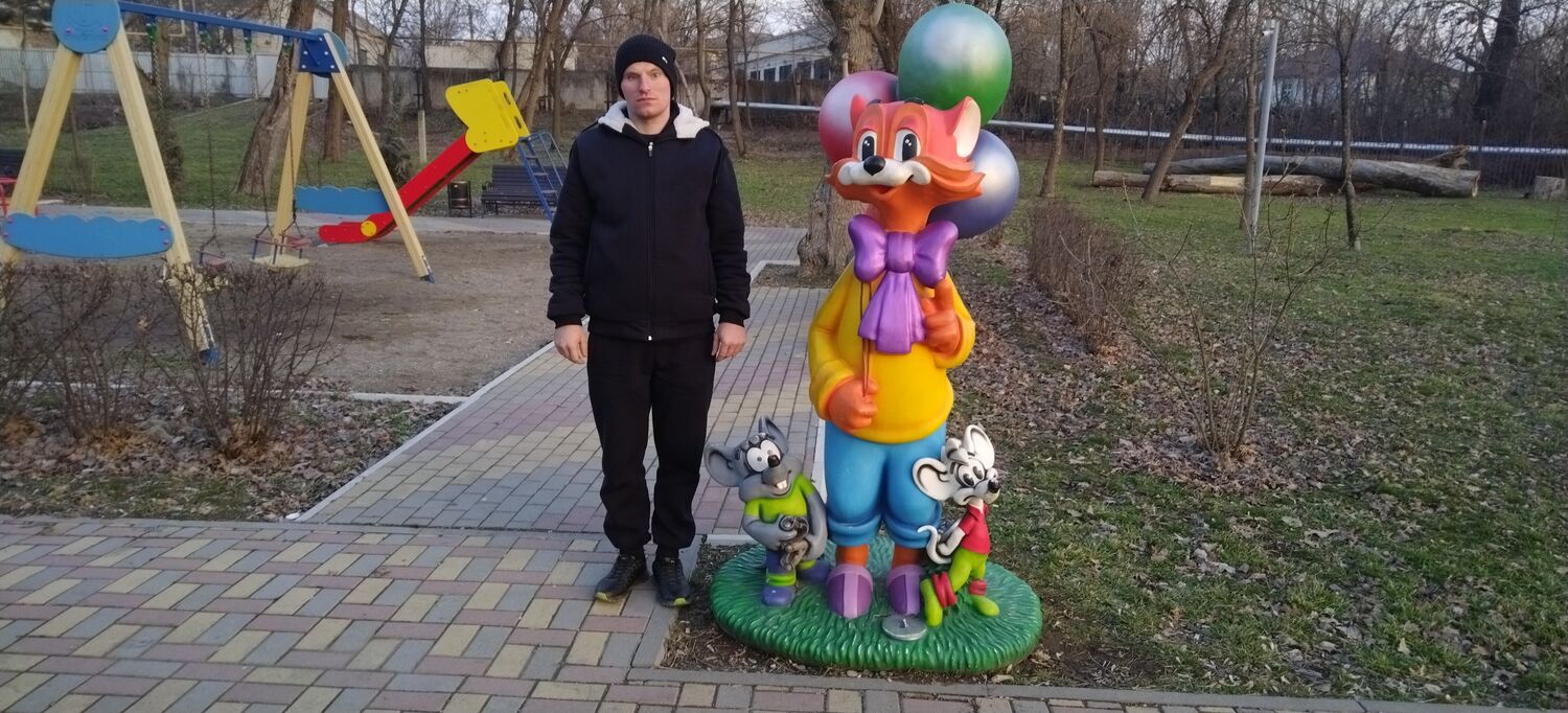  48464126  Rostislav, 29 ,    