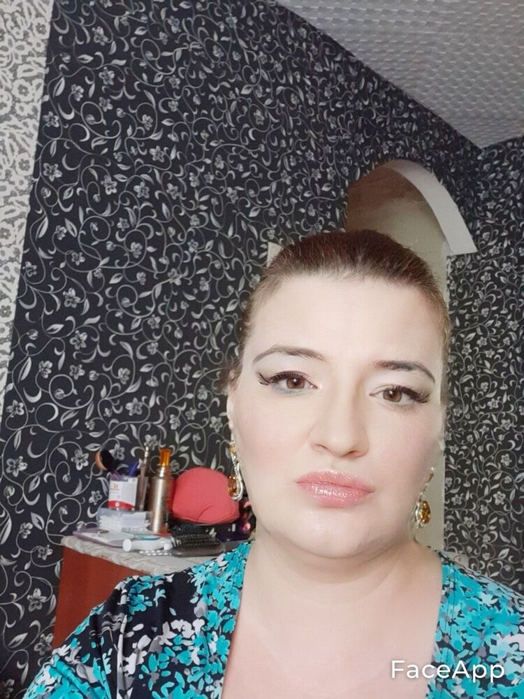  20582206  Valentina, 49 ,    