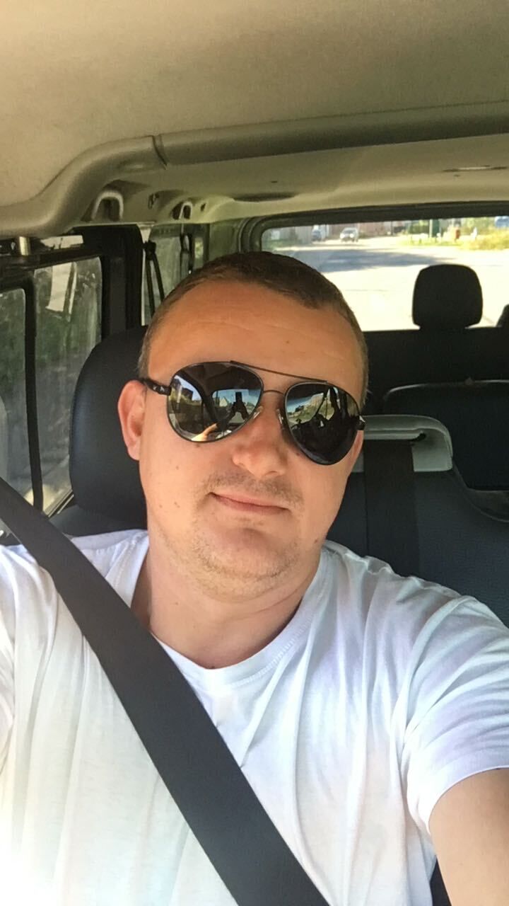  Ranst,   , 37 ,   ,   