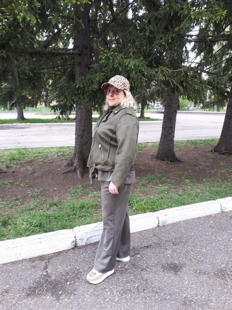  ,   Kira, 41 ,   c 