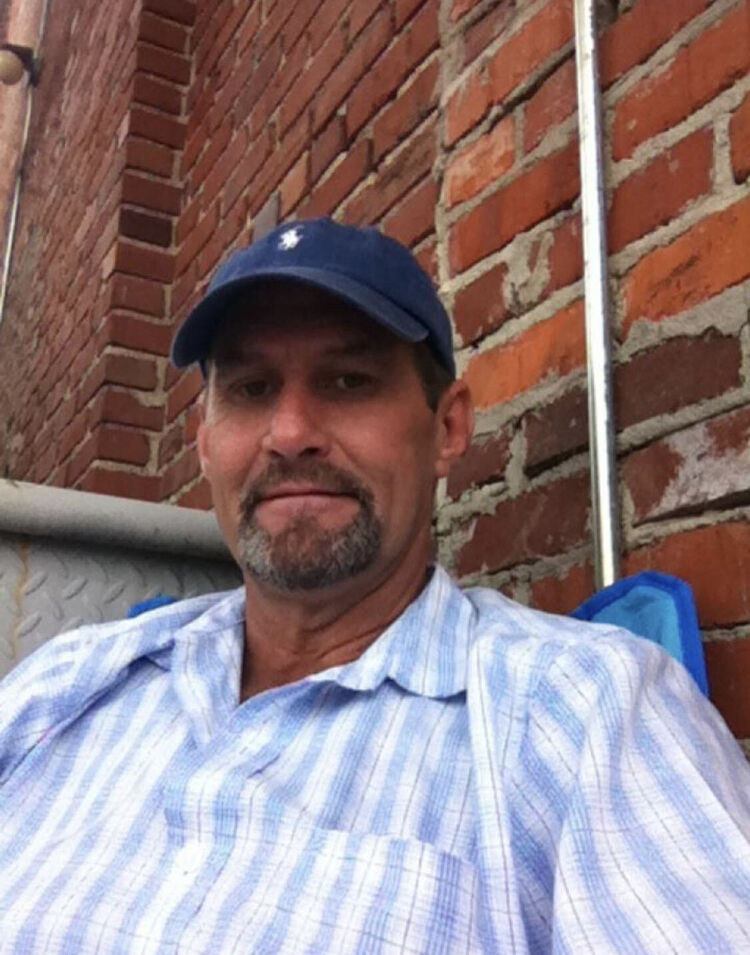 ���� 46776566 ������� Jeff Rikard, 69 ���, ���� ���������� � N'djamena