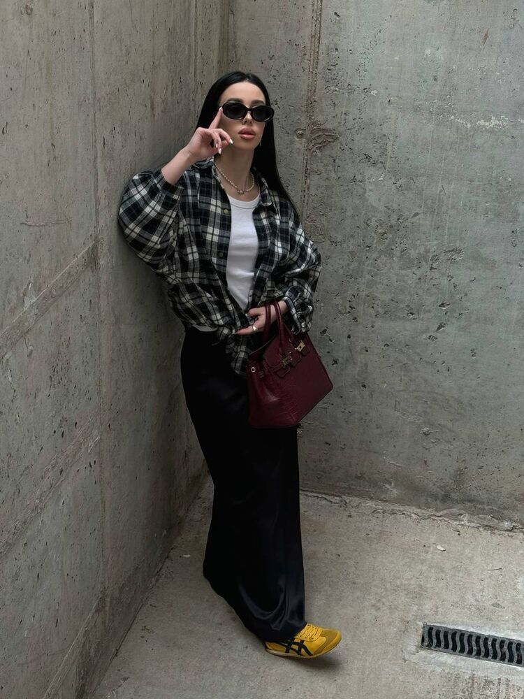  ,   Marina, 28 ,   ,   