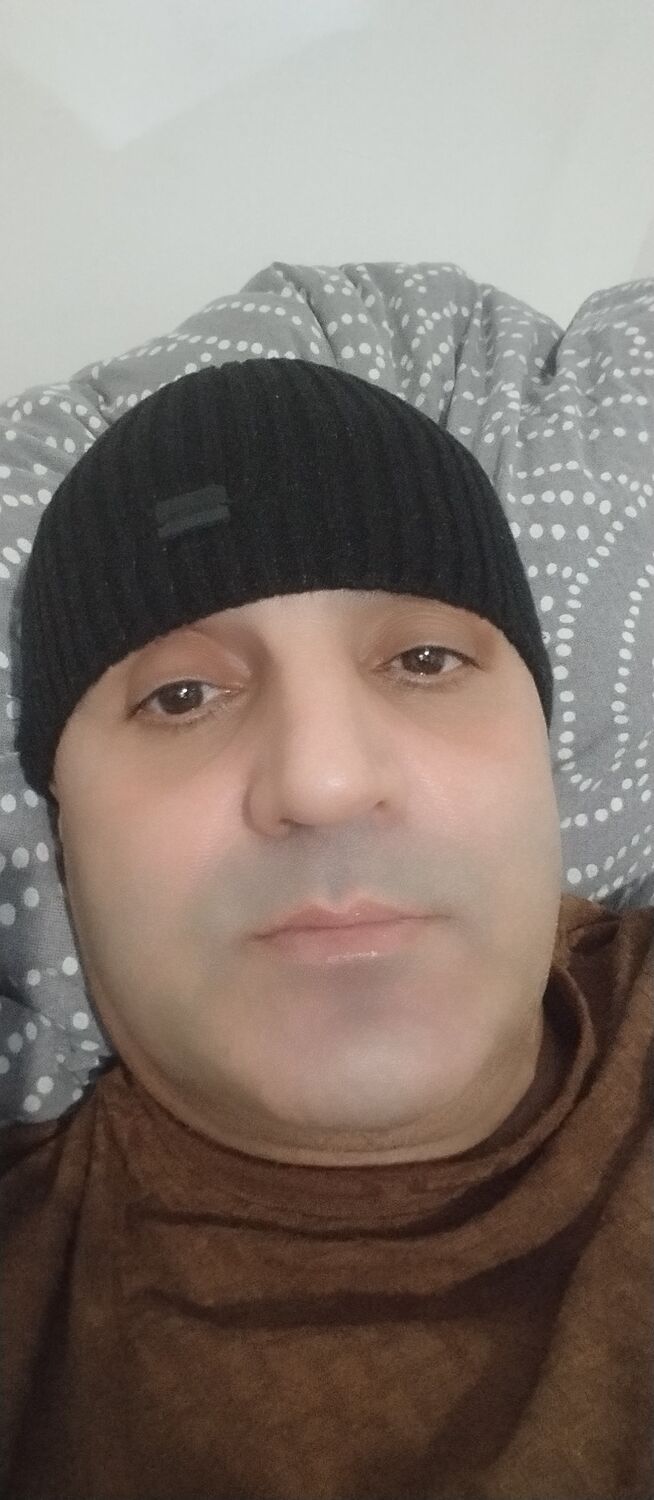 49135576  Rufat, 44 ,    