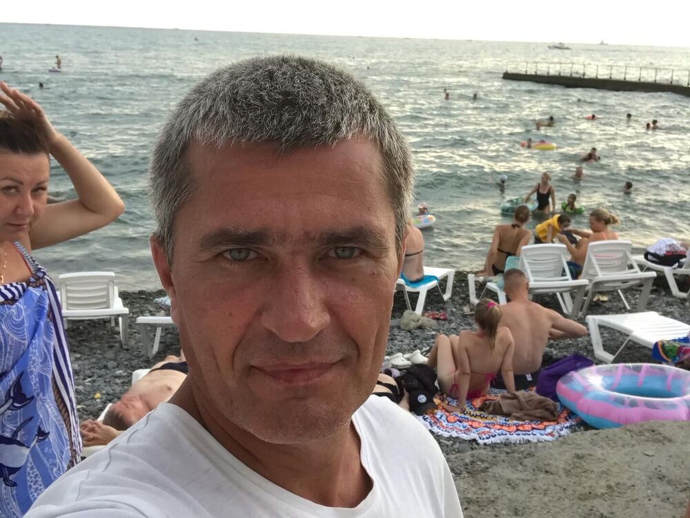  43861546  Alex, 47 ,    