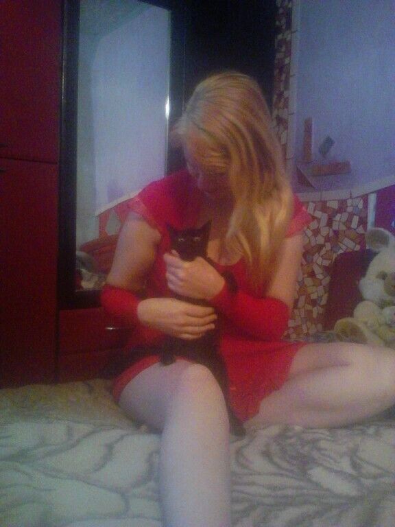  37751766  Lilia, 48 ,    