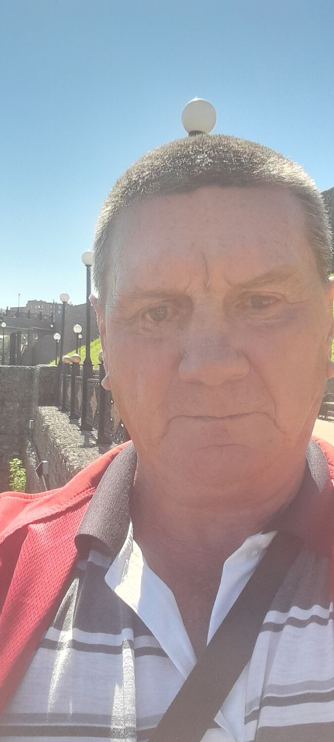  47612946  Andrei, 56 ,    