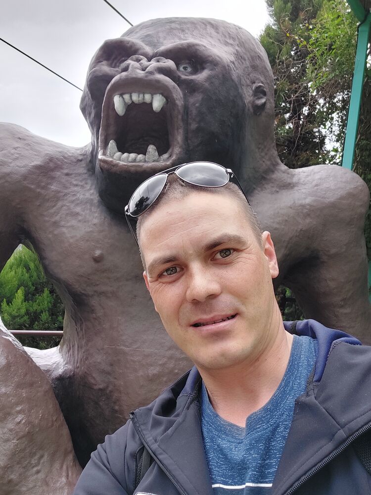  ,   Alex, 35 ,   ,   , c , 