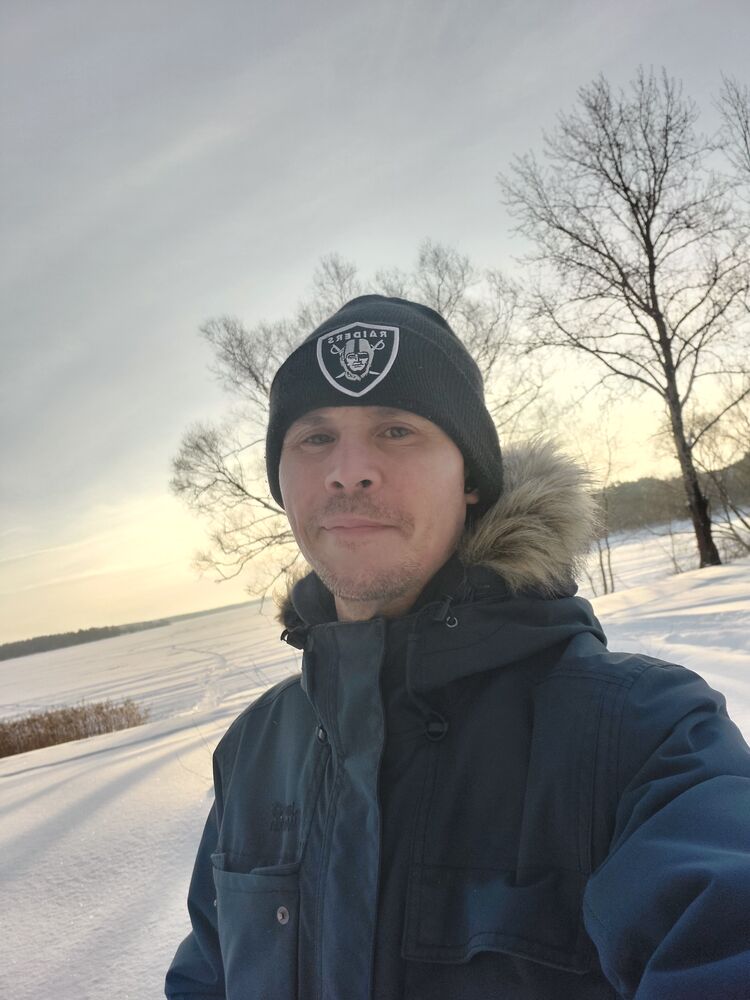  41277836  Jewgienij, 38 ,    