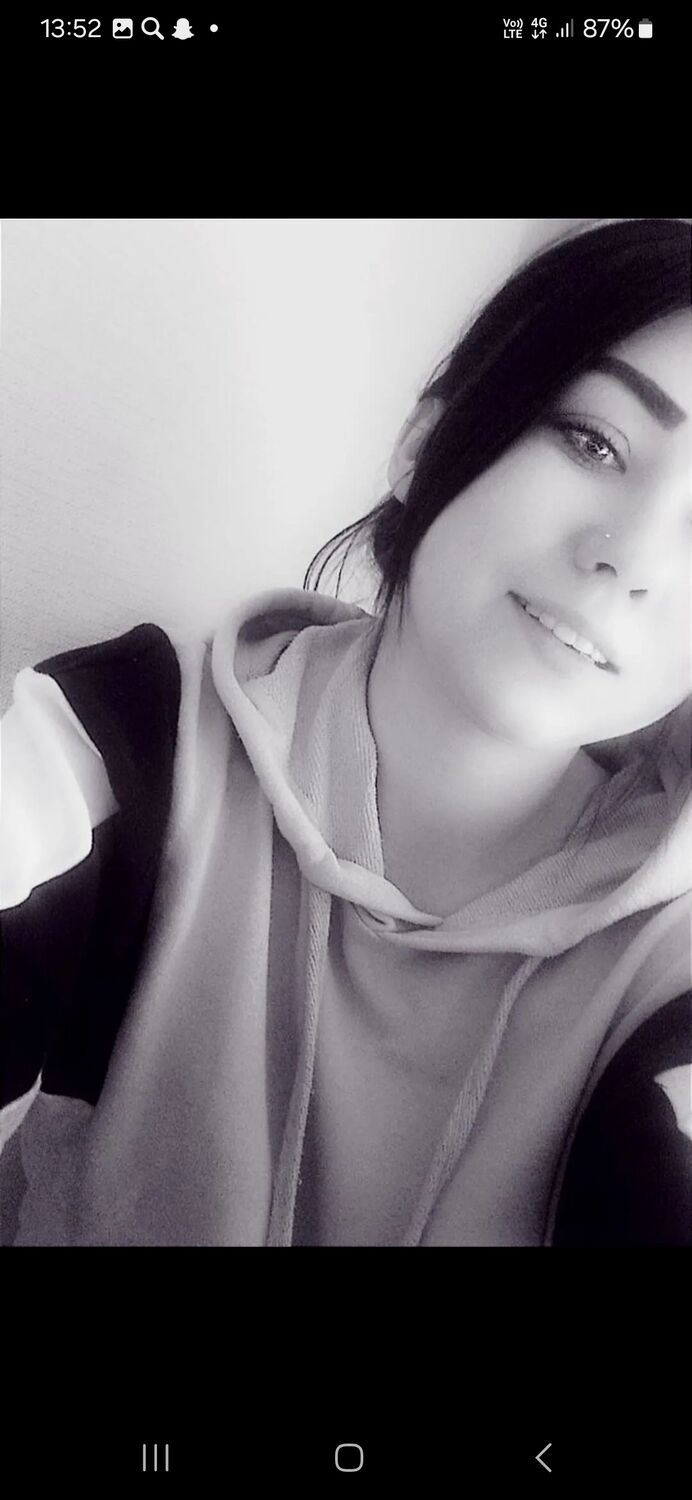  46210396  LIKA, 28 ,    