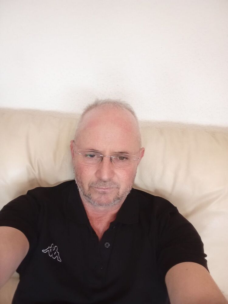  42309416  Radi, 53 ,    