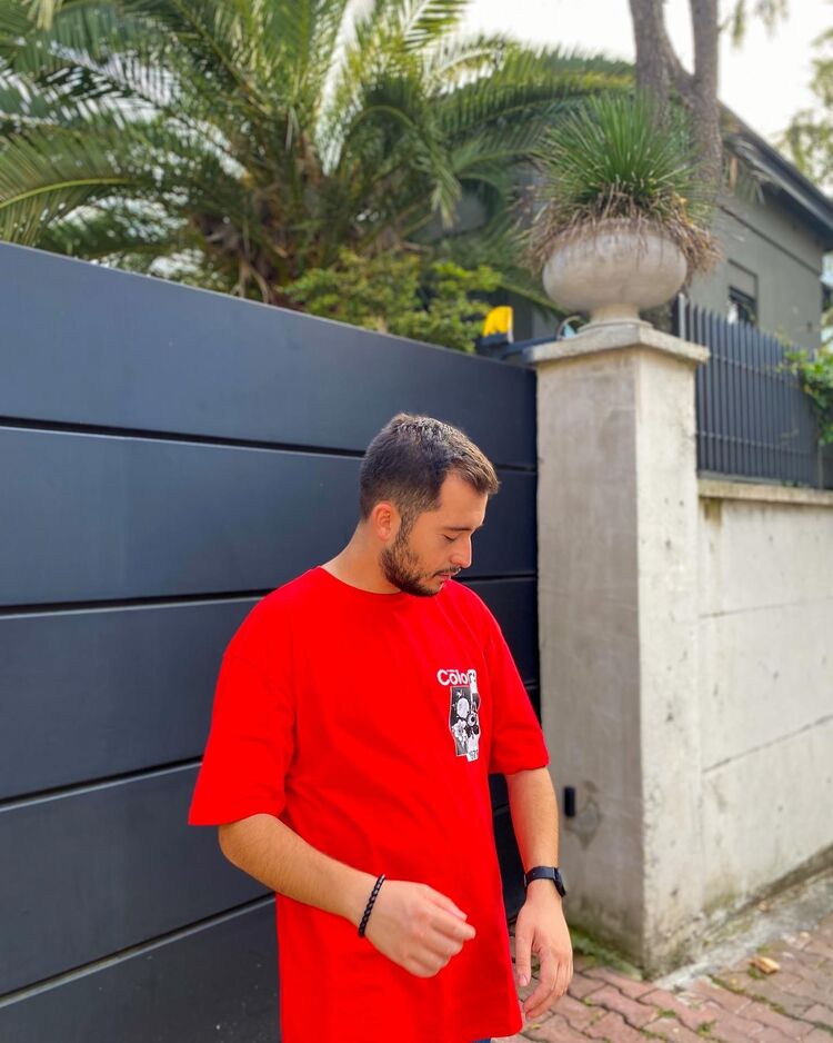  29235846  Batuhan, 26 ,    