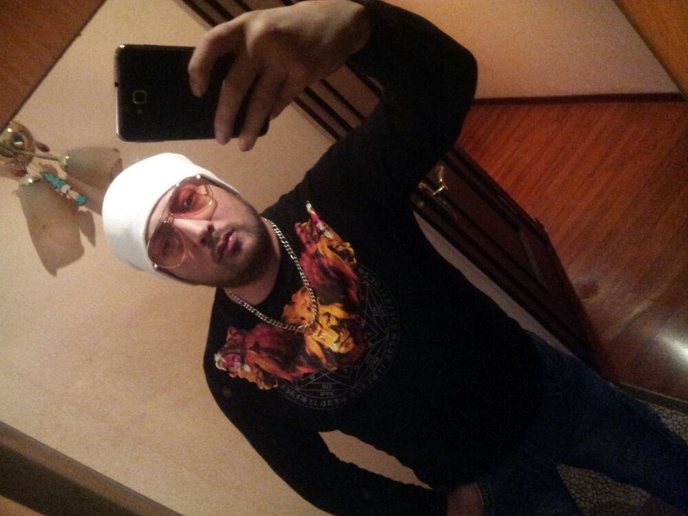  ,   Martin, 40 ,   ,   , c 
