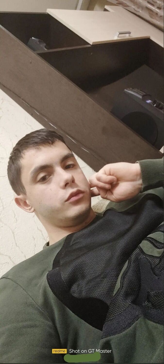  29220306  Ivan, 29 ,    