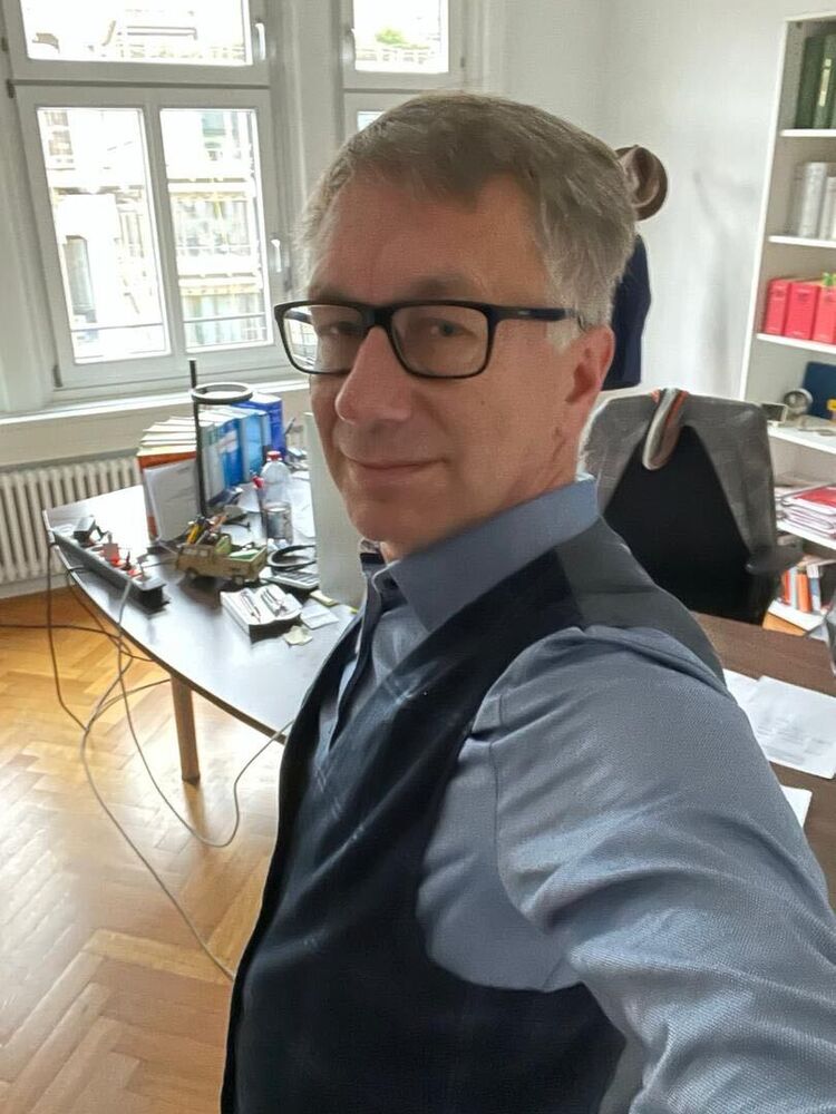  53351066  Markus, 58 ,    
