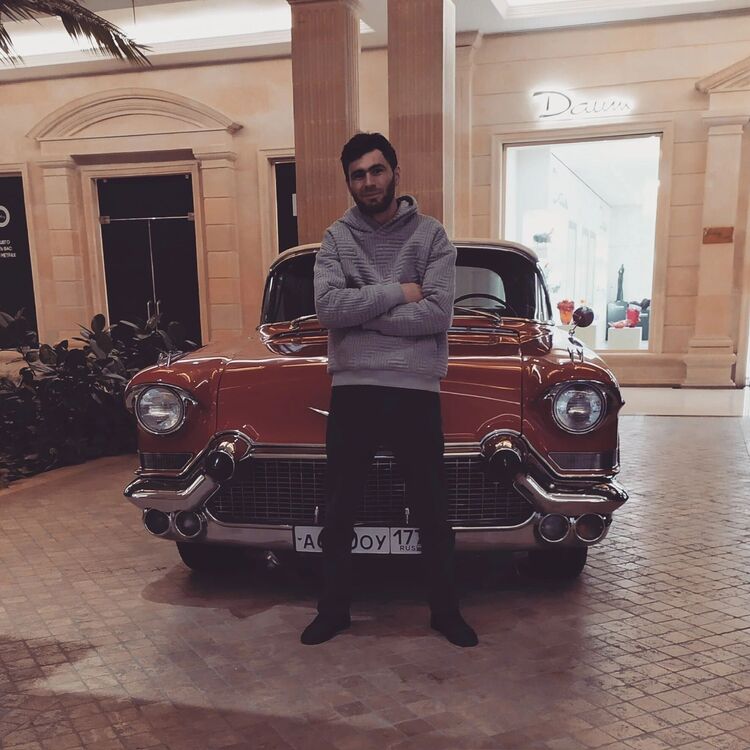  54528656  Iskandar, 39 ,    