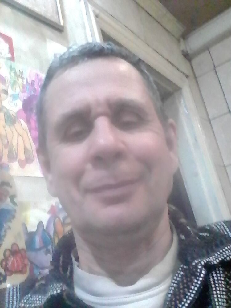  40571636  , 61 ,    