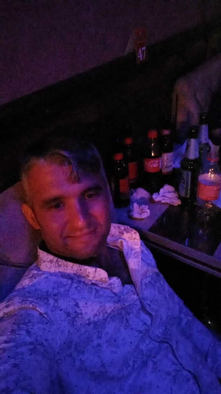  48072816  Nazirjon, 38 ,    