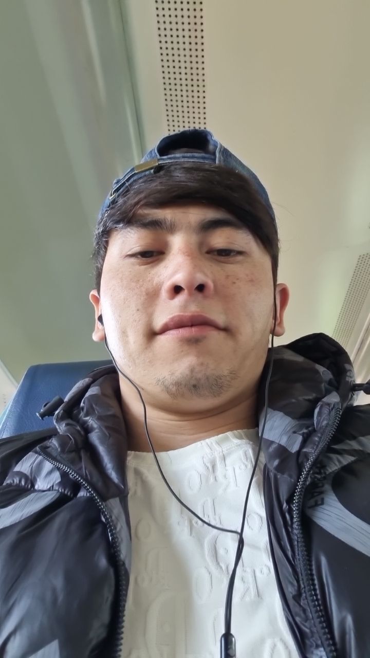  52004836  Diyorbek, 23 ,    