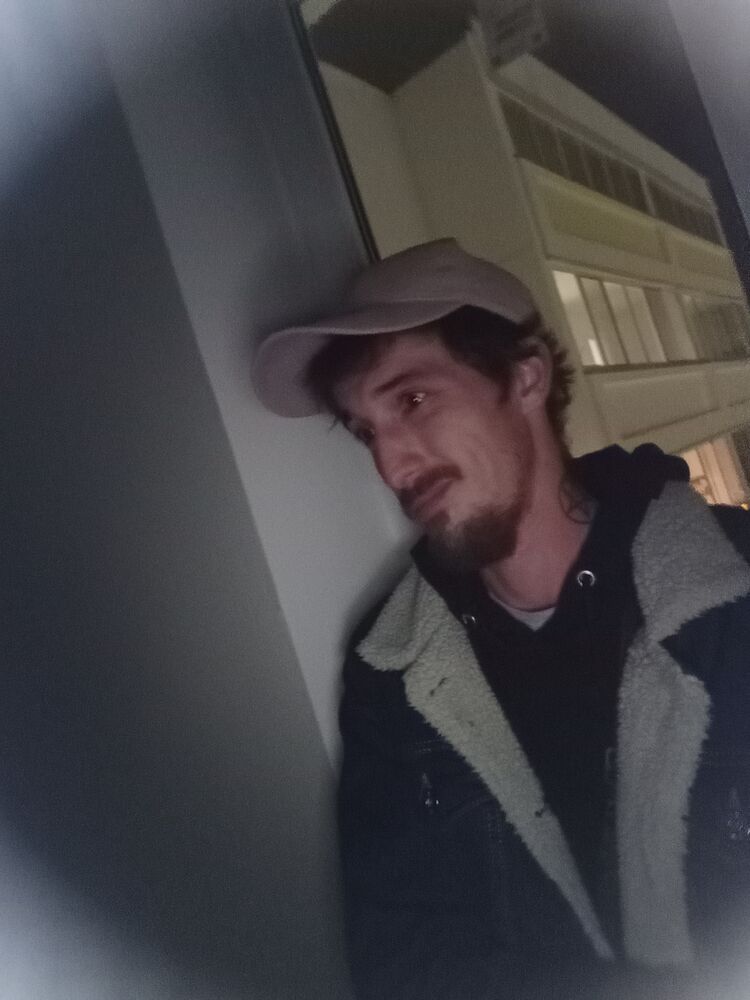 30572626  Ruslan, 31 ,     