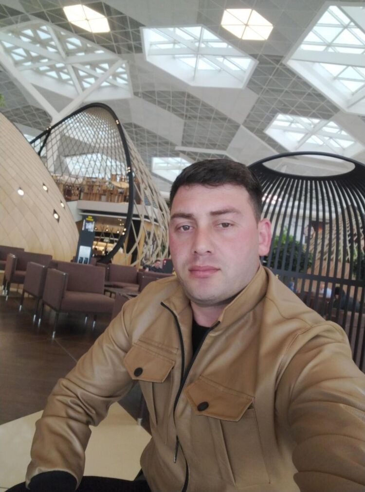  36481196  Farid, 30 ,    