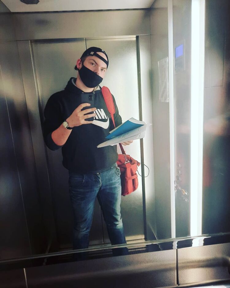  ,   Leon, 26 ,   ,   
