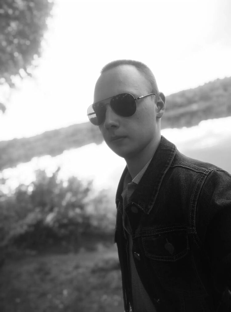  48592186  Andrei, 25 ,     