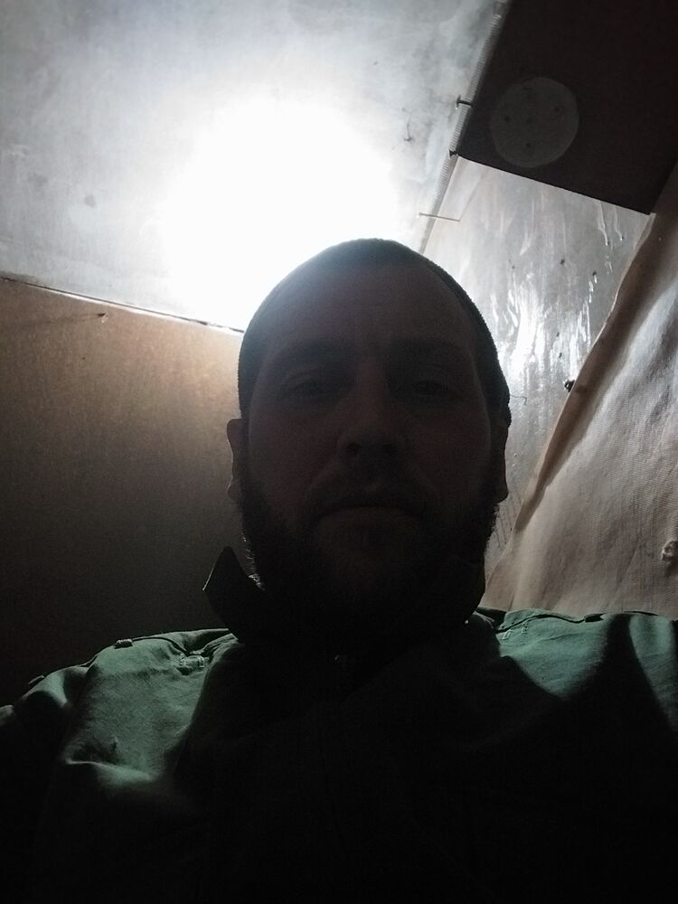 51012896  Denis, 33 ,    
