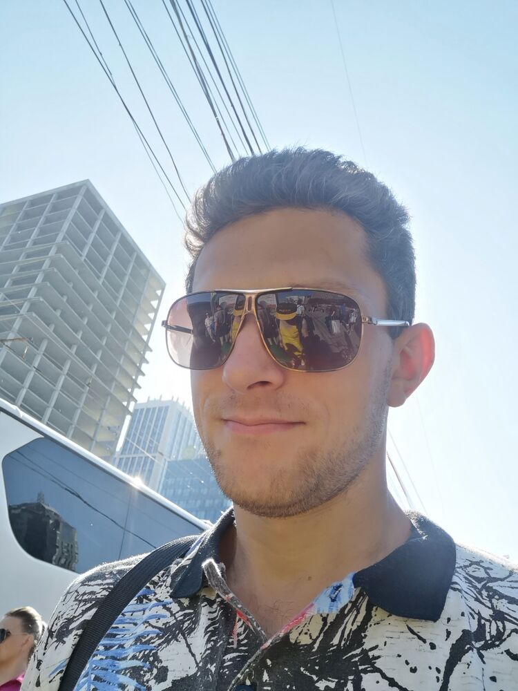  ,   Vladislav, 32 ,   ,   , c , 